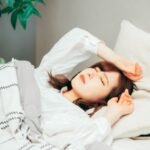 【寝つきが悪い・夜中に目が覚める】眠れない夏の夜…原因と悪循環を断ち切るセルフケアをご紹介｜不眠を改善する整体と鍼治療のすすめ【愛媛県西条市・新居浜市・いしだ鍼灸整骨院】