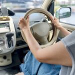 車での長距離移動で腰痛に悩むあなたへ。一番最初に取り組むべき大切なことと、移動時の腰痛解消に効果的なセルフケアをお伝えします。【愛媛県西条市・新居浜市・いしだ鍼灸整骨院】